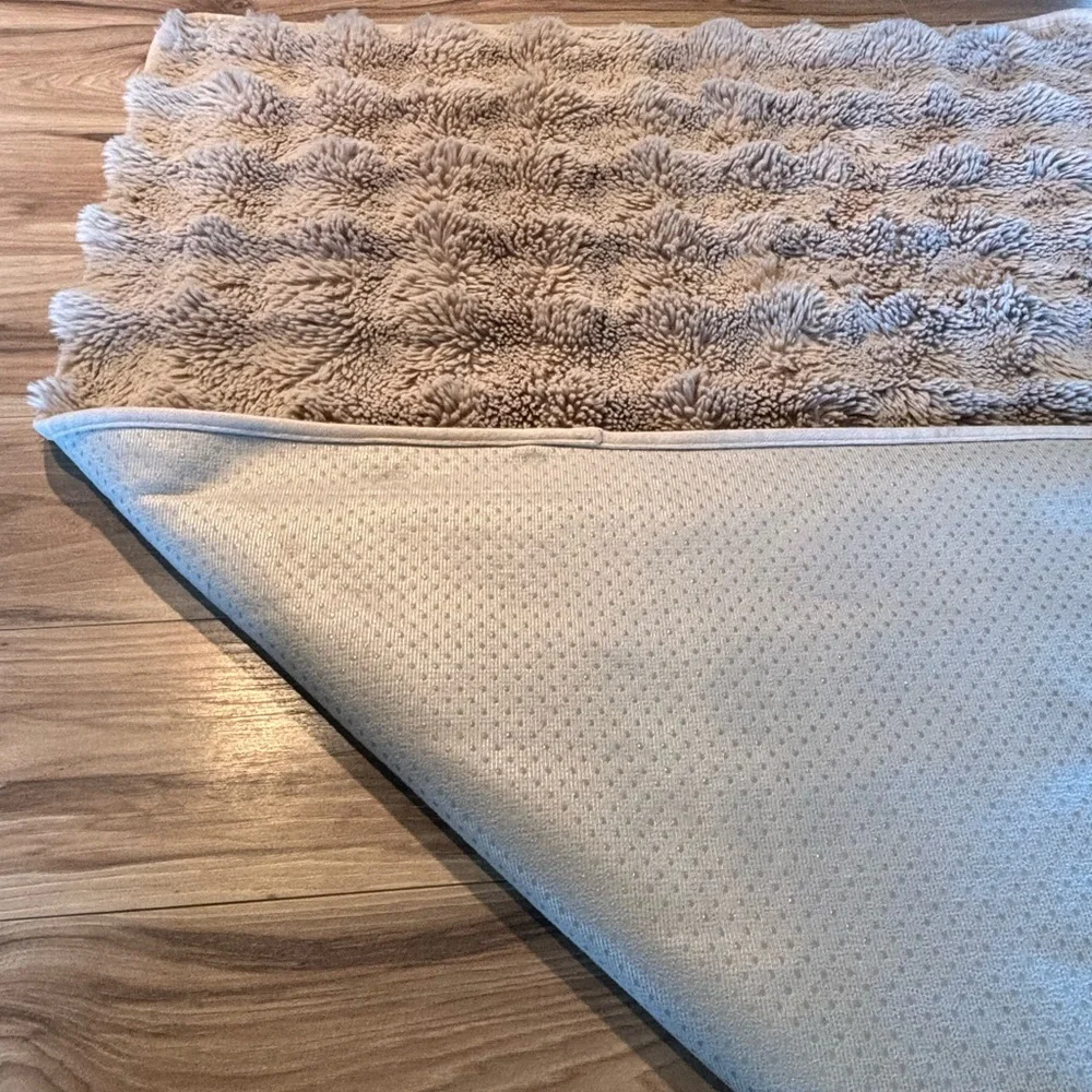 Fuzzy Tan Rug - Picture 3 of 4